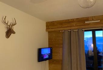 Studio r  sidence les vans has Balcony rooms