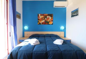 B&B Spiaggia di Ponente allows 18 year olds to book a room