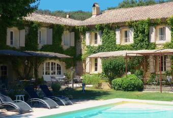 Logis H  tel Restaurant La Sommellerie allows 18 year olds to book a room