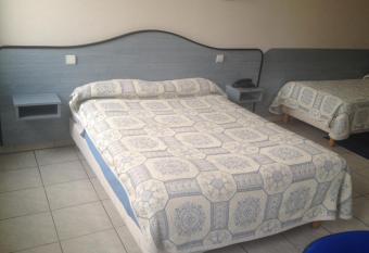 Hotel Le Strasbourg allows 18 year olds to book a room