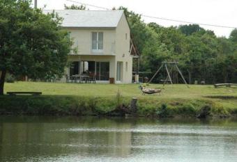 L Autourserie has Balcony rooms