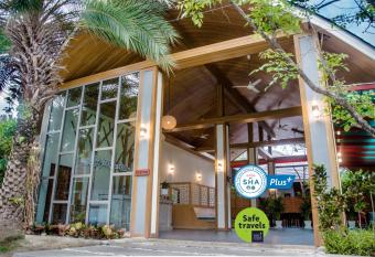 Lady Naya Villas - SHA Extra Plus allows 18 year olds to book a room