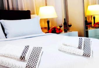 Uptown holiday app daily rental contactless Check In & Check Out has Balcony rooms