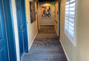 Bellasera Resort has rooms with a private hot tub