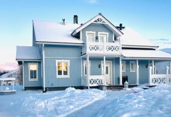 Villa Sandra allows 18 year olds to book a room