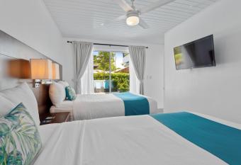 HOTEL MARINO BALLENA has Balcony rooms