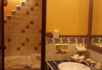 El Alcazar has rooms with a private hot tub