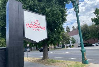 The Midtowner Hotel, SureStay Collection by Best Western allows 18 year olds to book a room