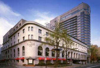 Hotel New Grand has Smoking rooms