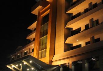 Hotel Kini Pontianak has Smoking rooms