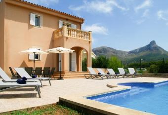 Dones Daigua has Balcony rooms