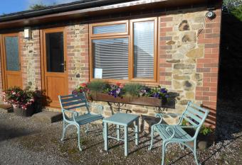 Callwood Farm Annex Guest Room allows 18 year olds to book a room