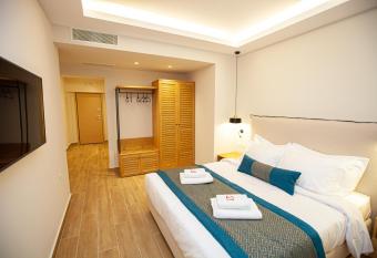 No21 Luxury Suites allows 18 year olds to book a room