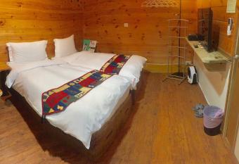 New Life Hot Spring Resort has Balcony rooms