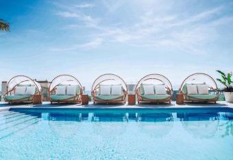 CALIXTA Hotel has Balcony rooms