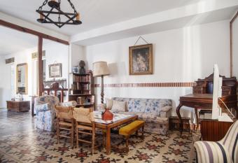 8 bedrooms house with enclosed garden and wifi at Sardon de Duero has Balcony rooms