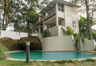 The Island Sanctuary - A Village Secret has Balcony rooms