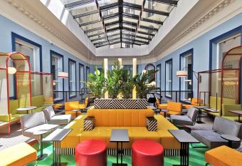 NETIZEN Budapest Centre allows 18 year olds to book a room