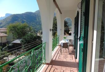 TraMonti e Mare has Balcony rooms