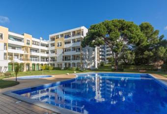 Modern Top Floor Apartment 60m2 - Balcony with Pool & Sea View - Vilamoura has Balcony rooms