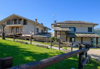 Agriturismo L Ciabot has Balcony rooms