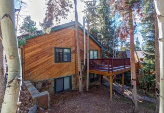 Baldy Townhouse has Balcony rooms