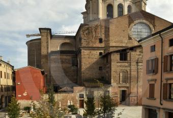 A.A.A. Armonie B&B allows 18 year olds to book a room