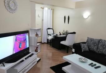 Will s Modern Cosy 1 Bedroom Apartment has Balcony rooms
