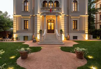 Relais Metelli has Balcony rooms