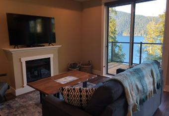 Botany Bay by Eagle Reach Properties has Balcony rooms