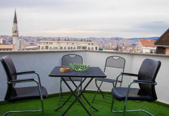 ORA-PRN,cosy apartment in the city center allows 18 year olds to book a room