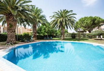 ibis Styles Perpignan Canet En Roussillon allows 18 year olds to book a room