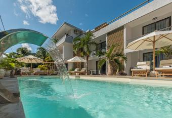 Seastar Hotel allows 18 year olds to book a room