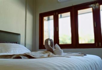 MOOK BOONCHU HOTEL has Balcony rooms