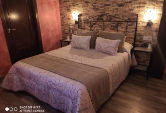 Palacito de la Rubia allows 18 year olds to book a room