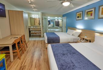 Ramada by Wyndham Hotel & Water Park has rooms with a private hot tub