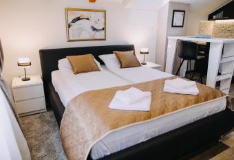 Prima Lux Apartments & Studio allows 18 year olds to book a room