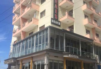Hotel Nais Beach allows 18 year olds to book a room