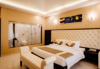 Krishna Beach Resort & Spa has Smoking/Balcony rooms