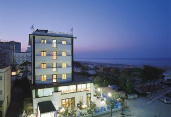 Hotel Delle Nazioni has Balcony rooms