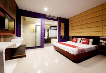 OYO 477 Sriracha Hotel And Spa allows 18 year olds to book a room