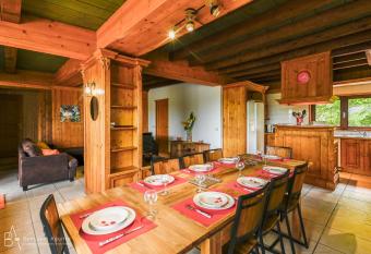 La Maison de Dany allows 18 year olds to book a room