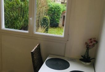 Le Tendance : Studio avec Jardin has Balcony rooms