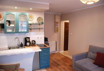 Apartament - Aloha allows 18 year olds to book a room