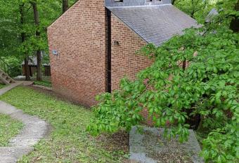 Wood House has Balcony rooms