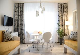 CRYSTAL-Modern apartment in the Center of Novi Sad has Balcony rooms
