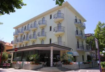 Hotel Villa Gori has Balcony rooms