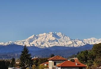 APPARTAMENTI TICINO allows 18 year olds to book a room