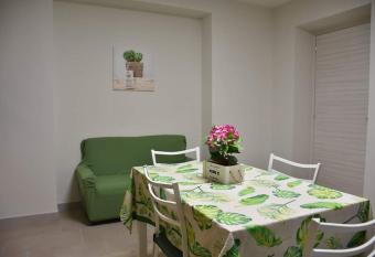 B&b Casa Rossa has Balcony rooms