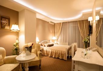 Garni Hotel President de Luxe allows 18 year olds to book a room